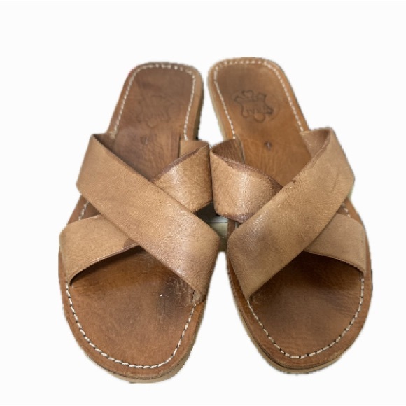 100% leather slip-on crossover sandal. Tan leather insole and straps. - Picture 2 of 4
